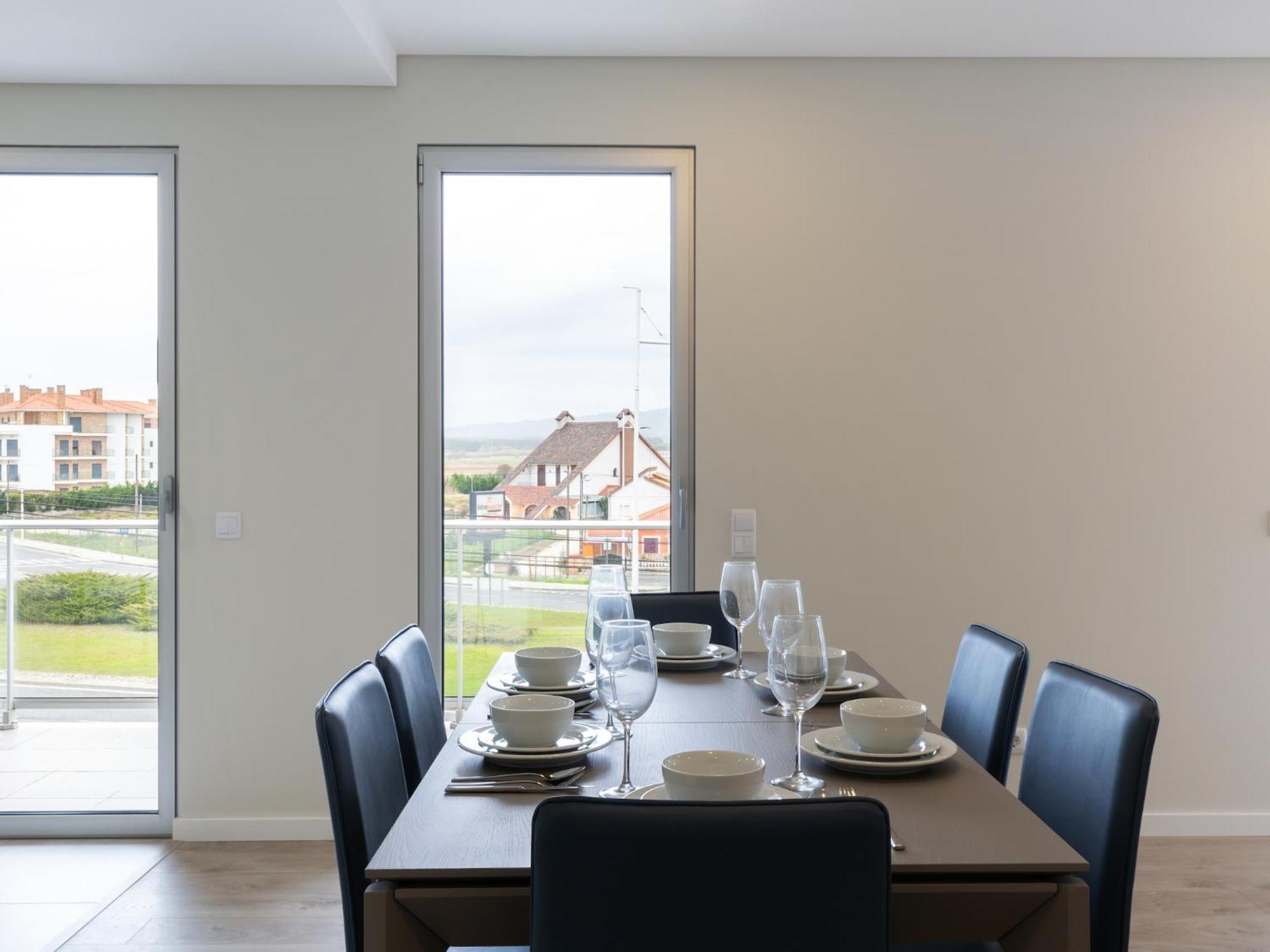 Beautiful Apartment In S O Martinho Do Porto With Balcony Sao Martinho do Porto Exterior photo
